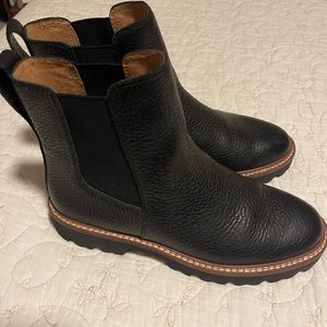 Never worn Madewell Citywalk Lug Sole Chelsea Boot